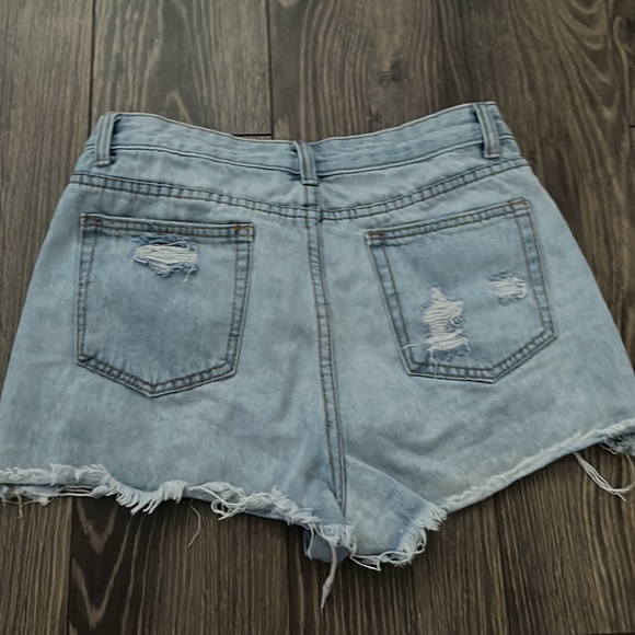 Light Washed Shorts - Picture 2 of 2